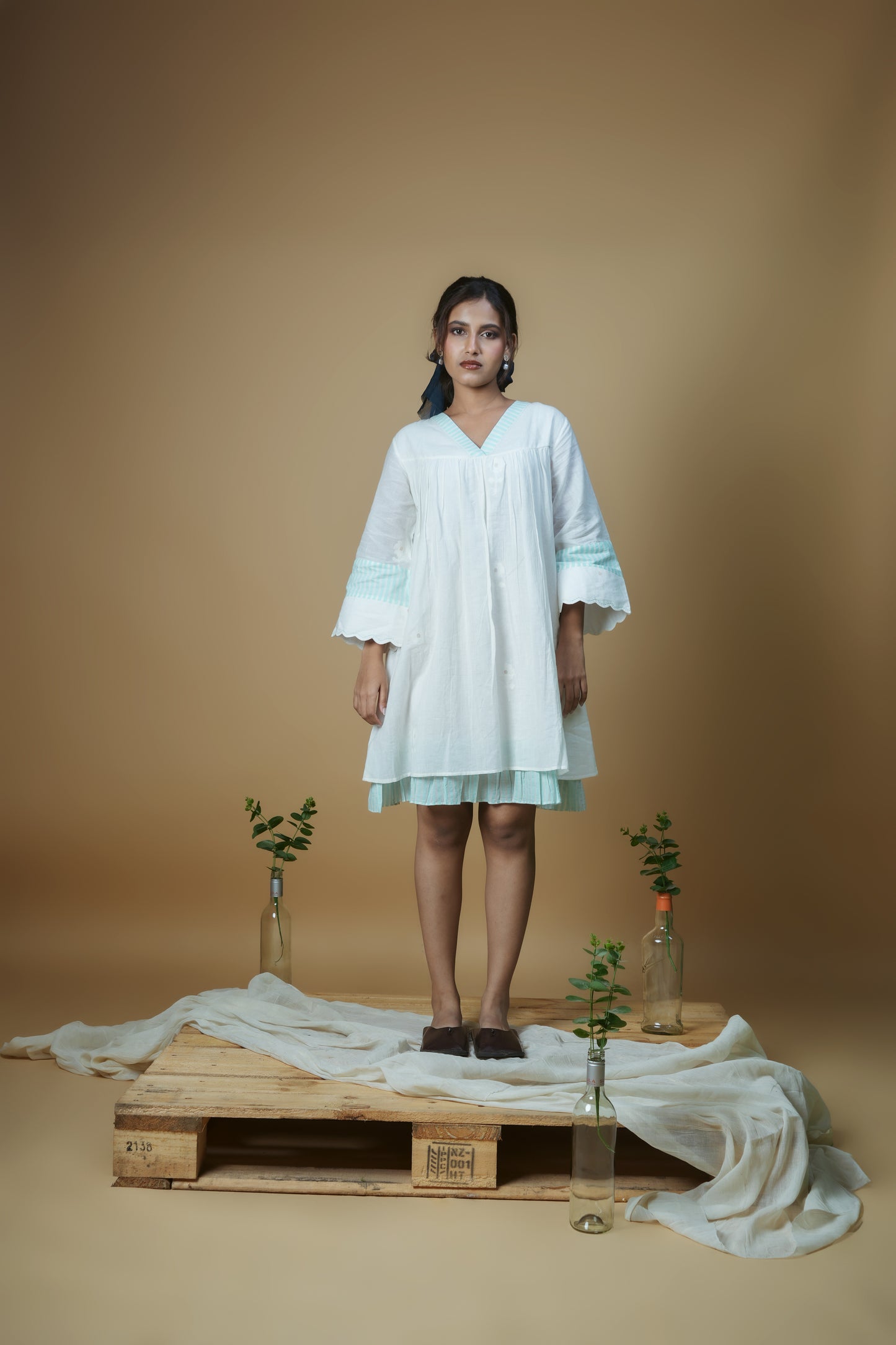 White Flower Scallop Sleeves Dress