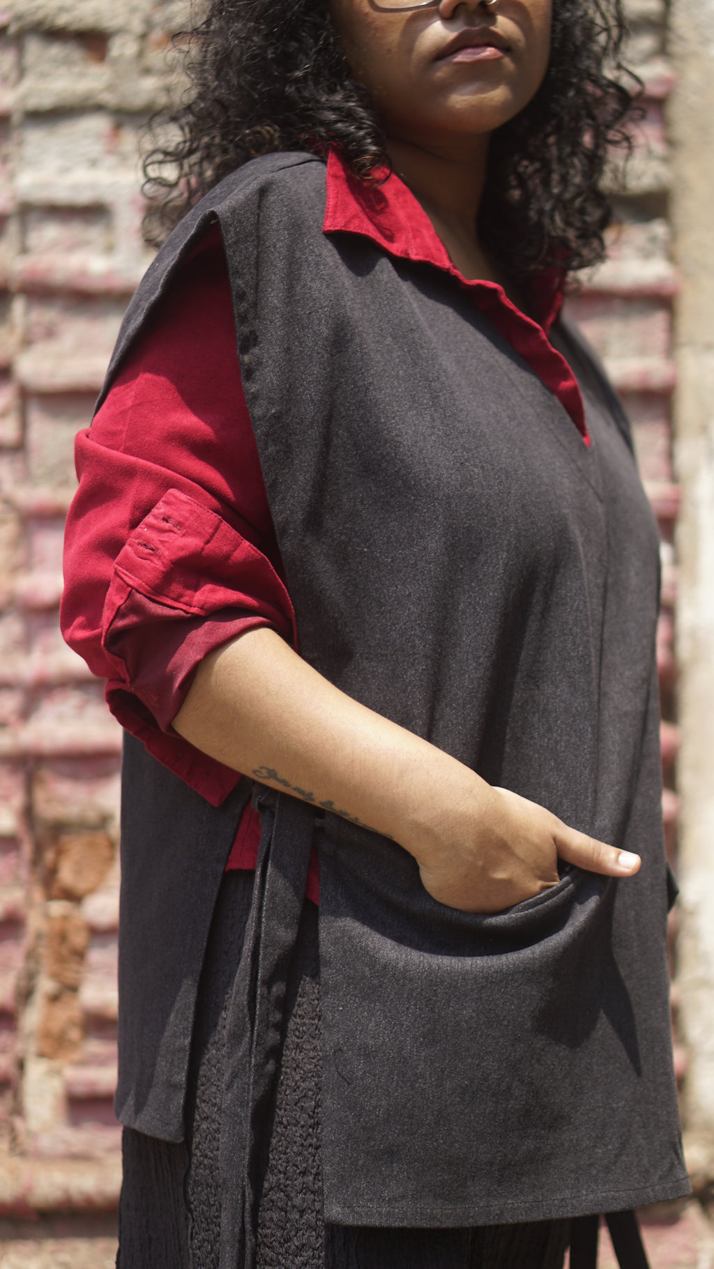 Solace - Charcoal black